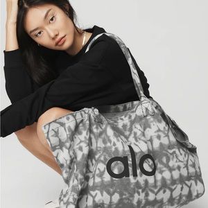 Alo Yoga Tie Dye Shopper Tote